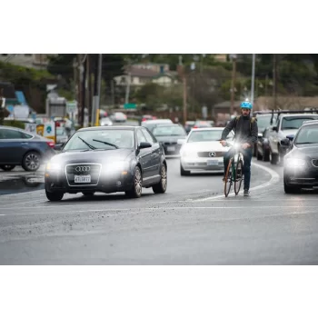 Lampka przednia BLACKBURN DAYBLAZER 1 USB 400 lmn