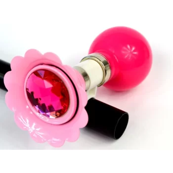 Trąbka kwiatek róż z diamentem