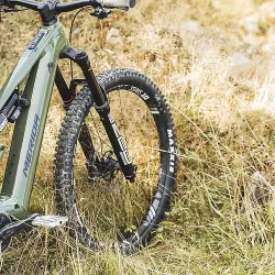 Widelce amortyzowane